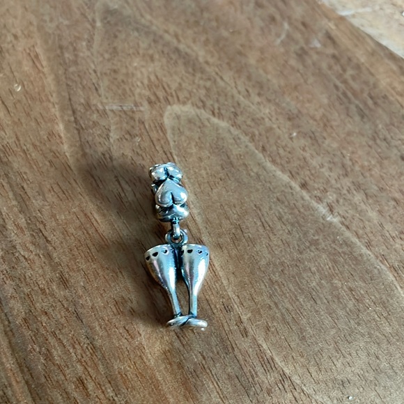 Pandora charm - Picture 1 of 1